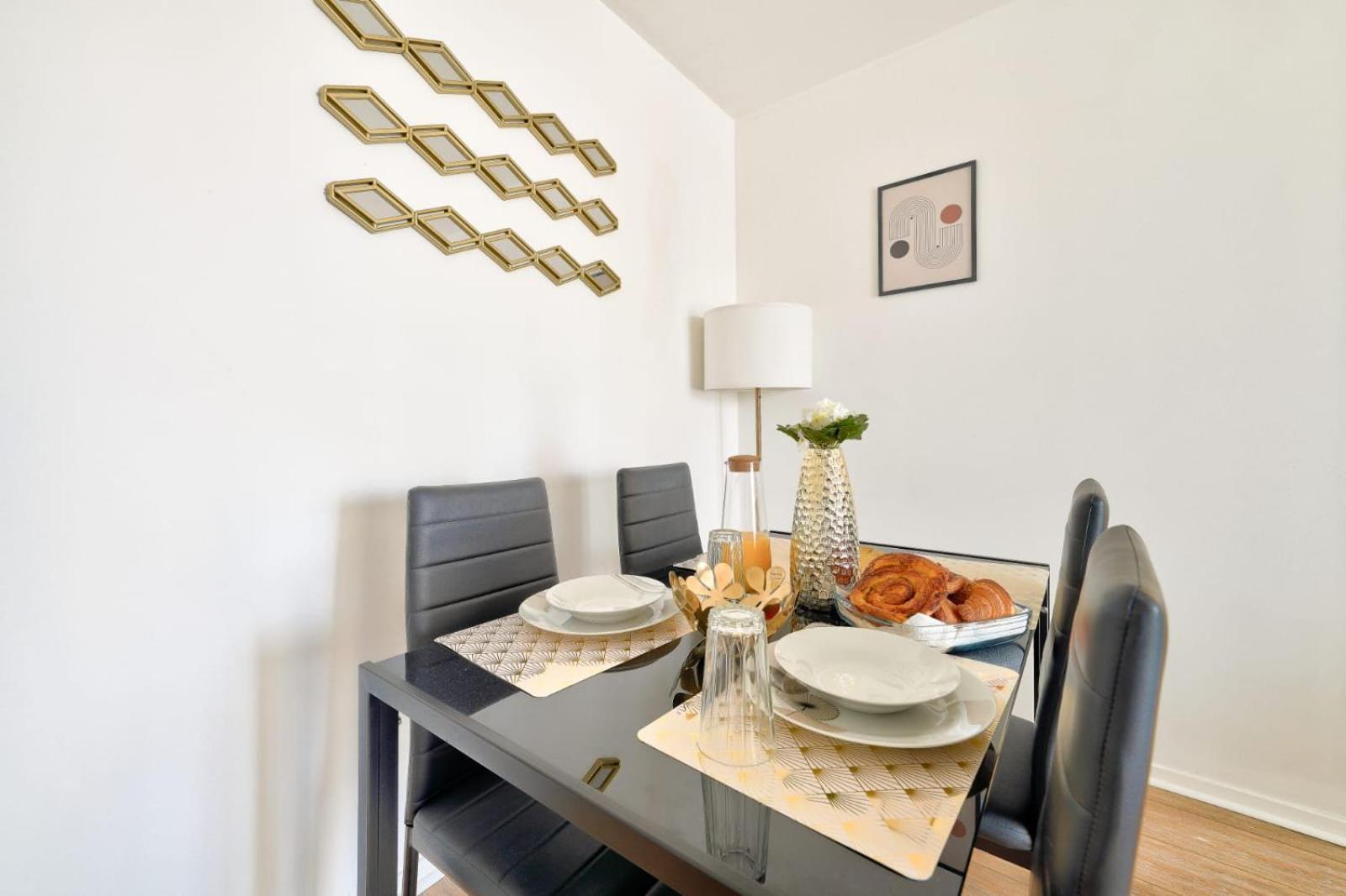 Le Cosy Yellow Appartement Lumineux A 5 Min De La Gare D'Evry Avec Parking Gratuit Courcouronnes المظهر الخارجي الصورة