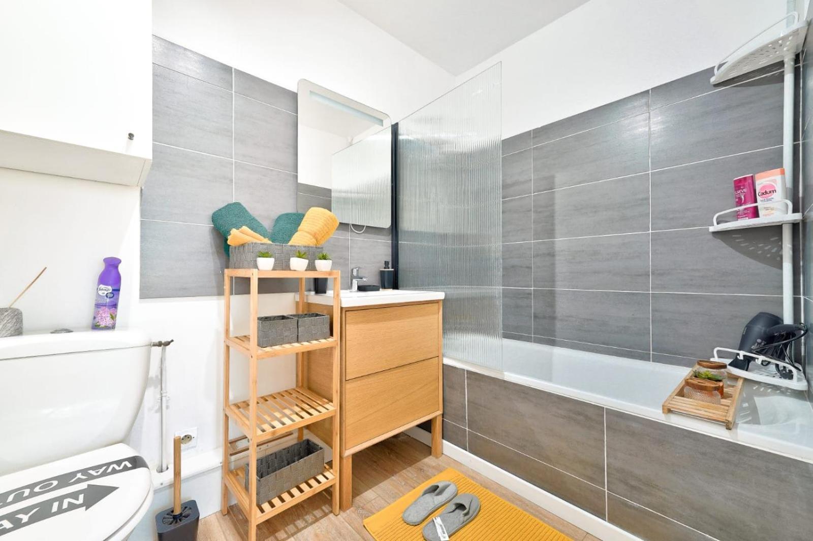 Le Cosy Yellow Appartement Lumineux A 5 Min De La Gare D'Evry Avec Parking Gratuit Courcouronnes المظهر الخارجي الصورة
