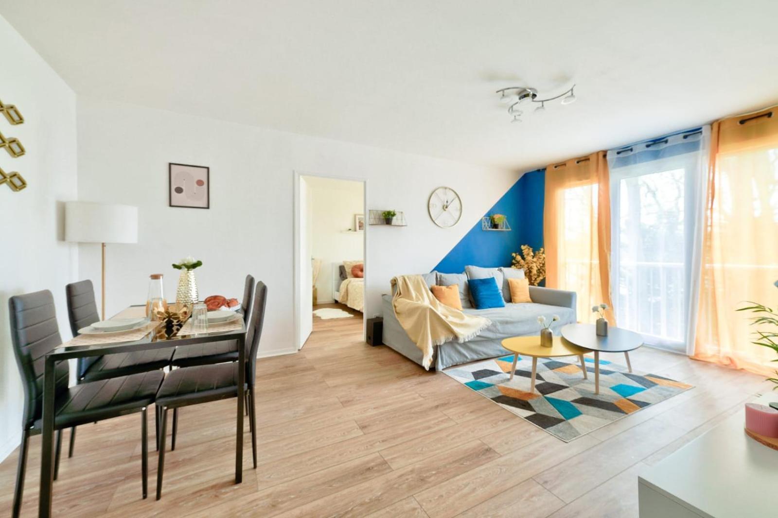 Le Cosy Yellow Appartement Lumineux A 5 Min De La Gare D'Evry Avec Parking Gratuit Courcouronnes المظهر الخارجي الصورة